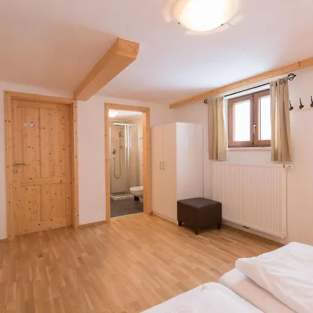 Spacious Chalet In Kirchberg With Mountain View 木屋